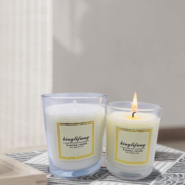 INF Duftlys fra sedertre og bergamot - 7,3 x 8 glasskrukke, 160 g soyavoks