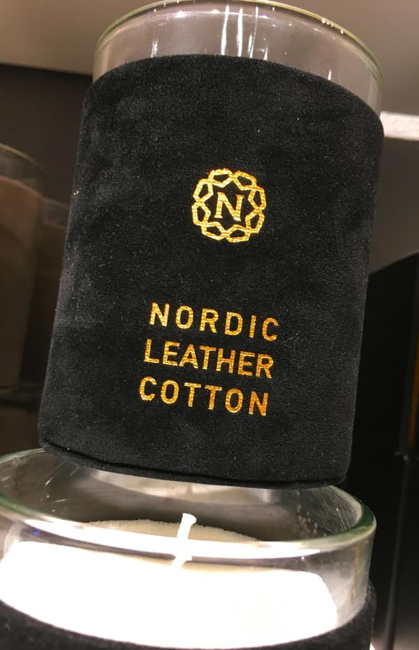 Tuoksukynttilä Cotton Black 11 cm