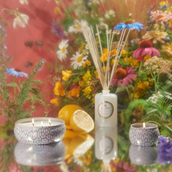Voluspa 3-Wick Candle Decorative Tin Wildflowers 340g