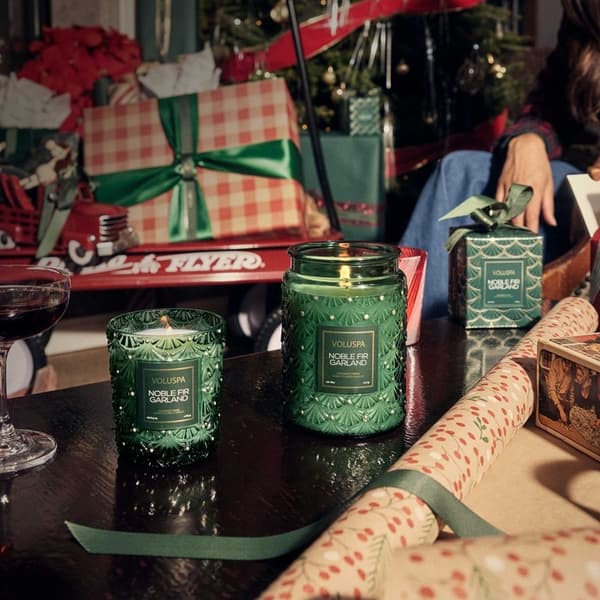 Voluspa Boxed Textured Glass Candle Noble Fir Garland 184g