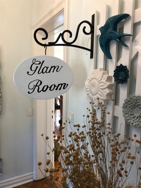 Skilt GLAM Room