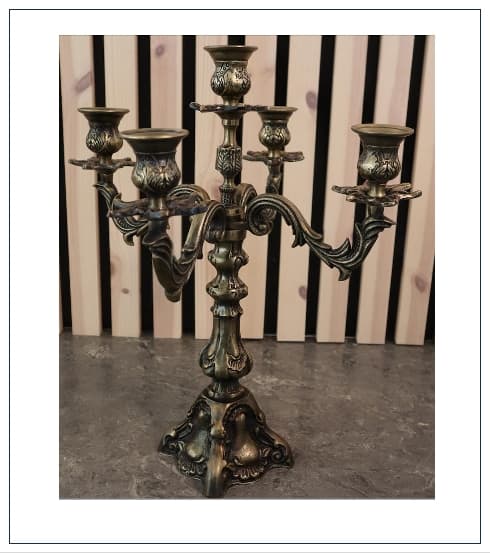 Stilig kandelaber i bronsfärgad aluminium 41 cm