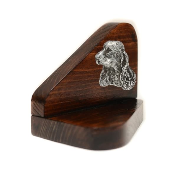Engelsk Cocker Spaniel - træ lysestage med en hund, fyrfadslys stativ, hunde mindesmærke af Art-Dog