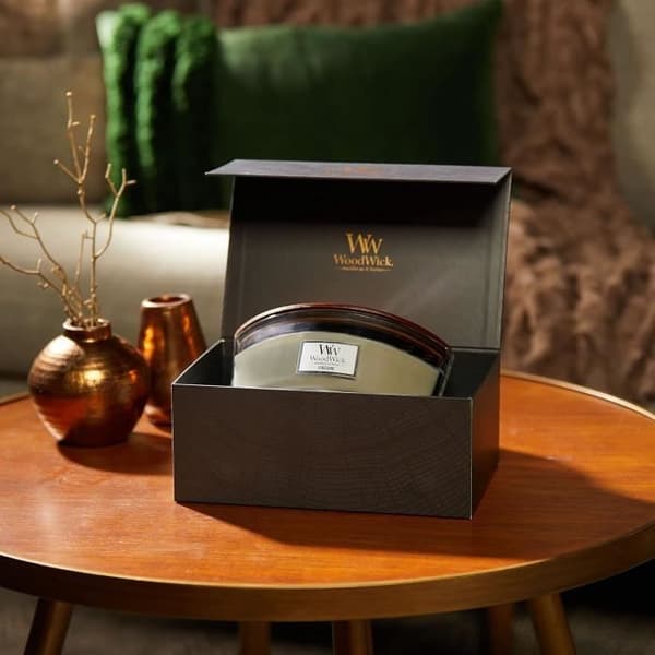 Presentförpackning - WoodWick - Ellipse-ljus - Doft Vid brasan - Träveke - 50 timmars brinntid
