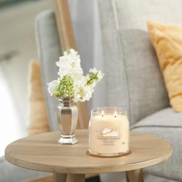 VANILJCUPCAKE Medium Burk Ljus