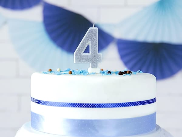Lys nummer "4" Sølvglitter