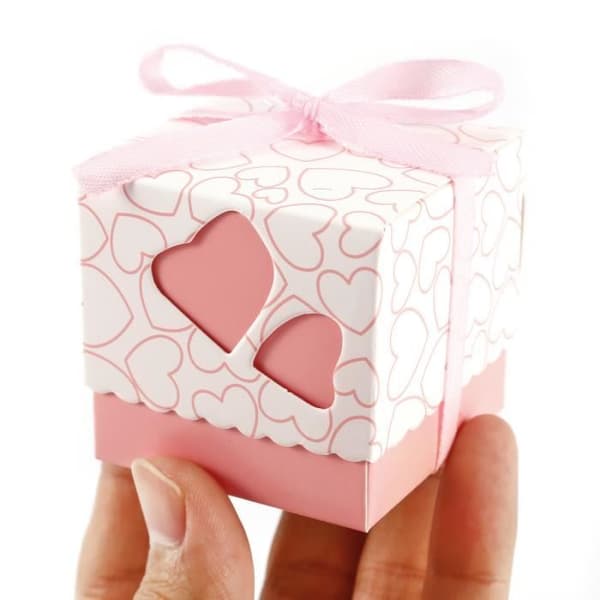 100st godisask med lock ljusrosa band hjärtan Favor Bonbonniere bröllop dop baby girl Material: kartong papper...