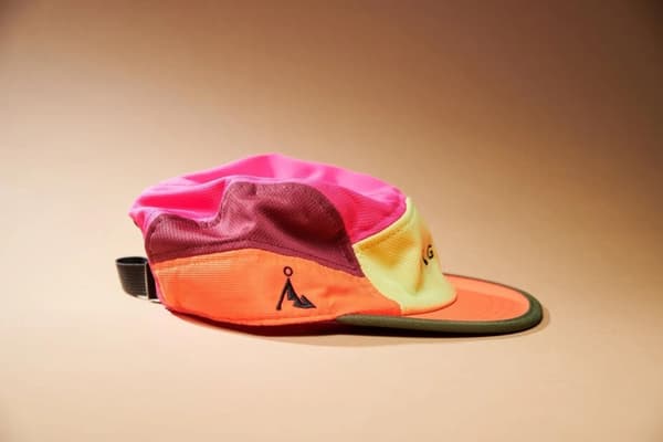 VÅGA CLUB CAP GREEN/WINE RED/NEON PINK/NEON ORANGE, löparkeps, funktionskeps