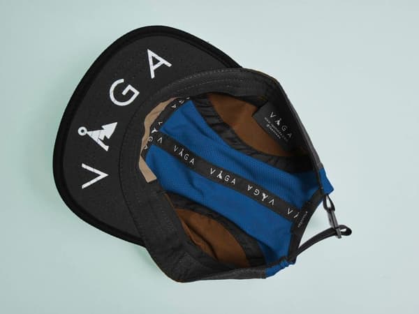 VÅGA CLUB CAP BLACK / BROWN / BLUE, löparkeps, funktionskeps