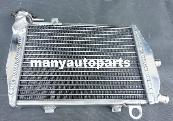 Aluminium radiator, højre side placering, kompatibel med Honda VTR 1000 SP-1 og SP-2.