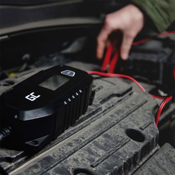 Green Cell - Oplader, ensretter til 6V / 12V (4A) batterier med intelligent diagnosefunktion