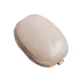 Pikkukuva 3 / 6: Auton niskatuen tyyny kahdella ComfortRide-sarjan materiaalilla, beige