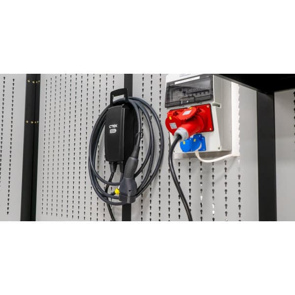 CTEK Njord Go -laddare, CEE, 11 kW, Typ 2 och väggfäste, produktpaket