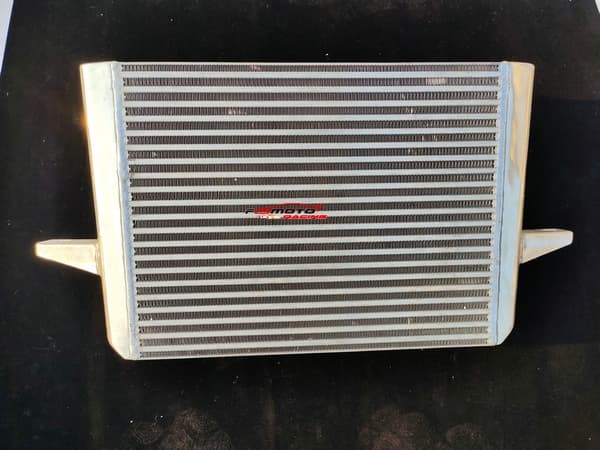 Aluminium Radiator Vandkøling Intercooler, Letvægtskonstruktion, Effektiv Varmeafledning, Poleret Finish