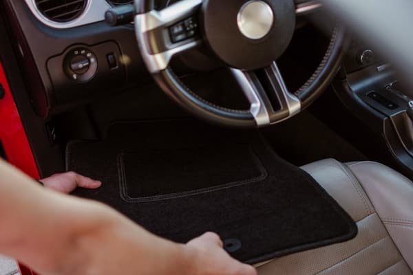 Mustat etumatot: BMW I3 L01 viistoperä (2013-)
