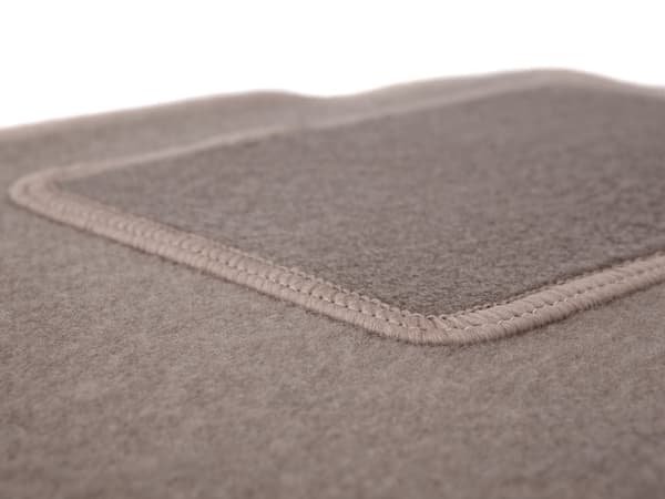 Beige kuljettajan matto: Dacia Spring viistoperä (2021-)