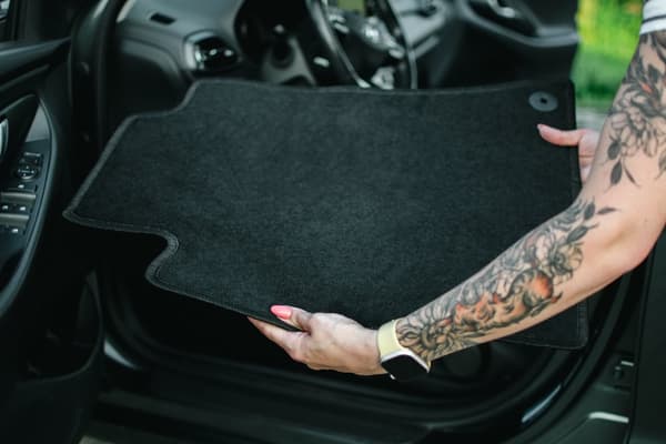 BASIC svarta velourmattor för: Jeep Wrangler JL 4 dörrar (2017-)