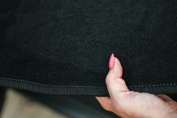 BASIC svarta velourmattor för: Jeep Wrangler JL 4 dörrar (2017-)