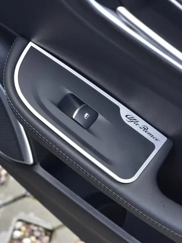 Vindueskontrolpaneldæksler, skræddersyet til Alfa Romeo Giulia, holdbart materiale, nem installation