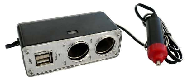 BILKOMMERSIBEL BIL SPLITTER 2-INDGANGE + 2 X USB