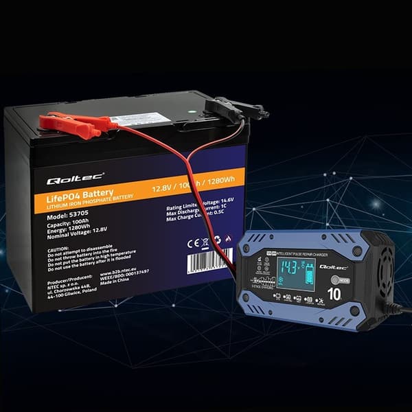 Qoltec 52482 Älykäs laturi STD AGM GEL LiFePO4 -akuille | Akkulaturi korjaustoiminnolla | 12-24V | 10A | LCD | 9-vaiheinen lataus