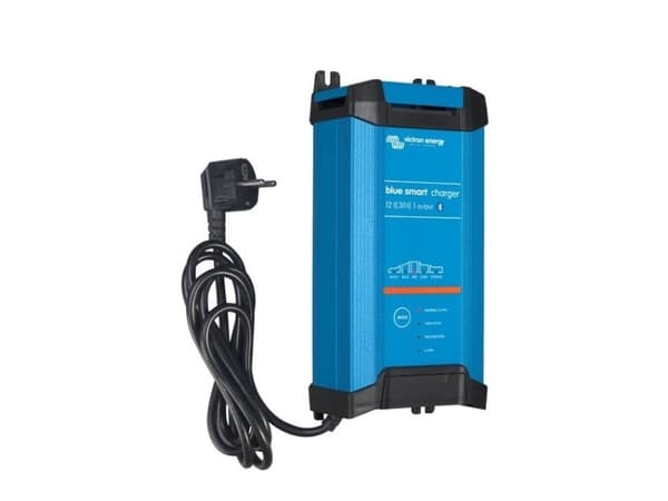 Victron Energy Blue Smart IP22 Charger 12/30 - Batteriladdare - AC 180-265 V - Bluetooth - utgångskontakter: 1 - blå, RAL 5012