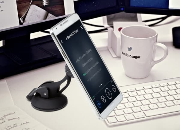 Technaxx magneettinen autoteline älypuhelimille ja tableteille + autolaturi (TE09)