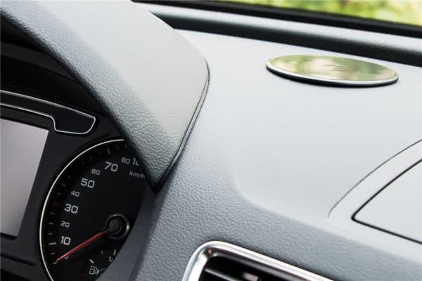 Goobay Smarttelefonholder med sugekopp Slim for enkel og sikker montering i bilen