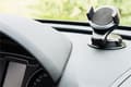 Miniatyrbilde 7 av 8: Goobay Smarttelefonholder med sugekopp Slim for enkel og sikker montering i bilen