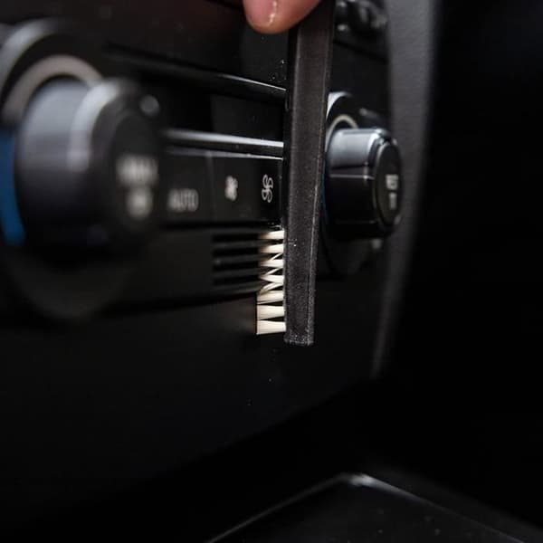 Meguiars X1130EU 3 i 1 bilinteriörtandborste