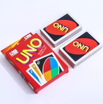 Uno peruskorttipeli perhepeli