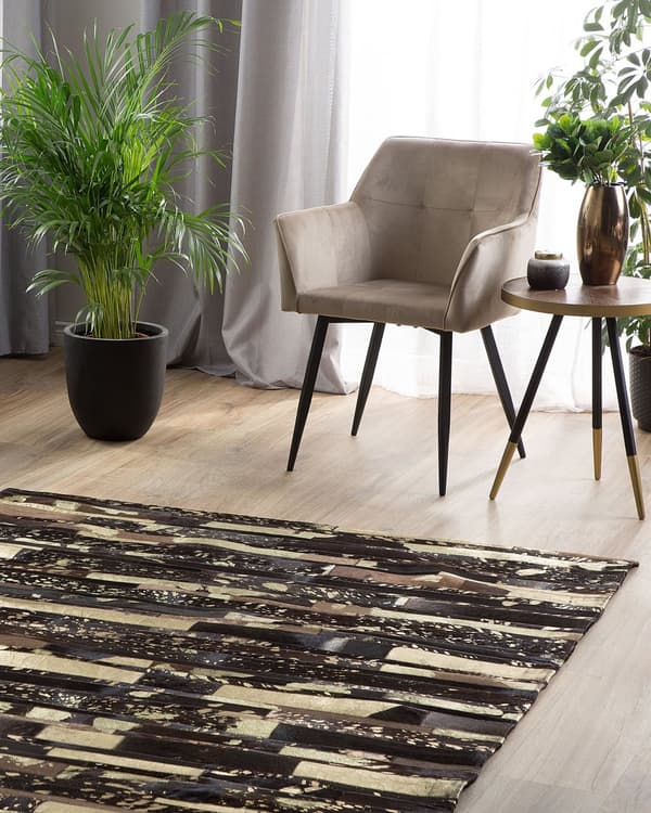 Matto tummanruskea 230 x 160 cm lehmännahka huopa käsintehty suorakulmio