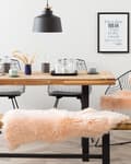 Pikkukuva 2 / 5: Lampaantalja persikanpunainen 65 x 110 cm aito nahka boho moderni pehmeä lampaannahkamatto