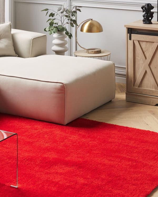 Gulvtæppe Rød Polyester og Bomuld 140 x 200 cm Moderne Shaggy Korthåret Fluffy Tæppe til Under Sofa og Spisebord Tilbehør Soveværelse stil