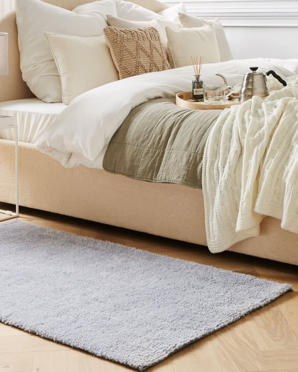 Gulvtæppe Sort Polyester og Bomuld 80 x 150 cm Moderne Korthåret Løs Fluffy Tæppe til Under Sofa og Spisebord Blød Tilbehør Soveværelse stil