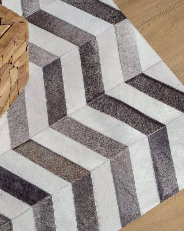 Gulvtæppe Brun/grå Læder Filt 140 x 200 cm Rektangulær Chevron Zig Zag Ko Skind Mønster Soveværelse Stue Entré Boho Retro Indretning Tilbehør