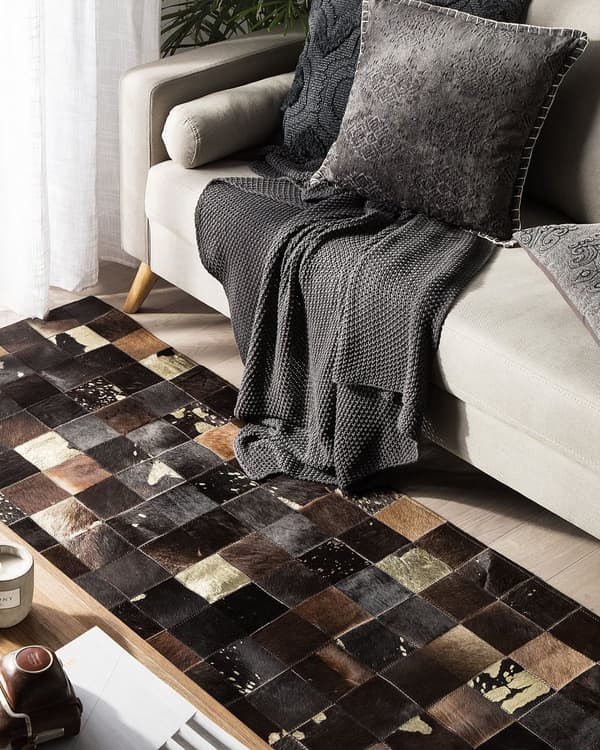 Tæppe brun beige ægte okseskindslæder med filt 160 x 230 cm flere kvadratiske mønstre med pixeleret effekt håndlavet dekor