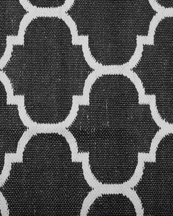 Rektangulär Utomhus Inomhus Matta 160 x 230 cm Vändbar av Syntetiskt Material med Geometriskt Mönster i Svart och Vit Färg