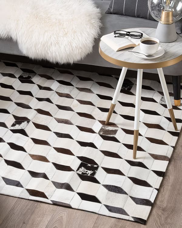 Matta Creme Läder 140 x 200 cm Modern Lappmönster Koläder 3D Mönster Handgjord Rektangulär