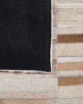 Pikkukuva 7 / 7: Matto beige lehmännahka 140 x 200 cm tilkkukuvio käsintehty suorakulmio rustiikkinen tyyli