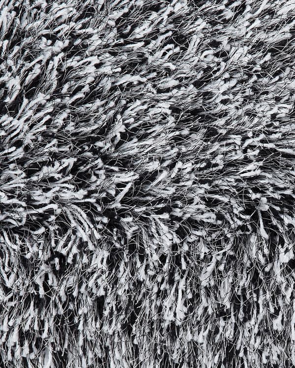 Sort og hvidt shaggy tæppe 80 x 150 cm fluffy uldet