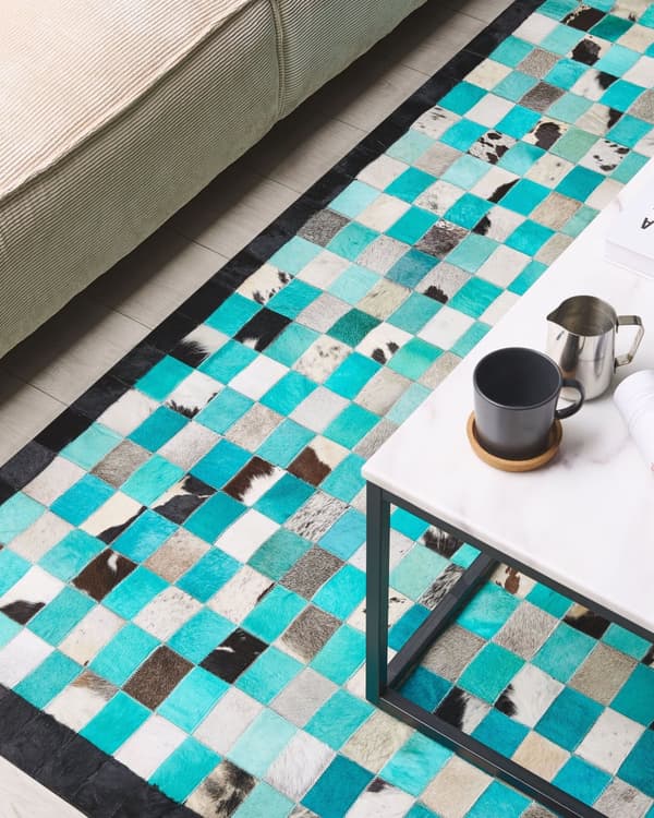 Gulvtæppe Blå Sort Grå Læder og Filt 160 x 230 cm Fladvævet Tæppe Patchwork Koskind Ternet Pixeleret Effekt Moderne Lædertæppe til Stuen