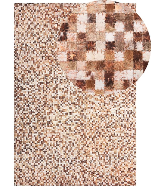 Matto ruskea beige lehmännahka 140 x 200 cm geometrinen tilkkukuvio käsintehty moderni tyyli