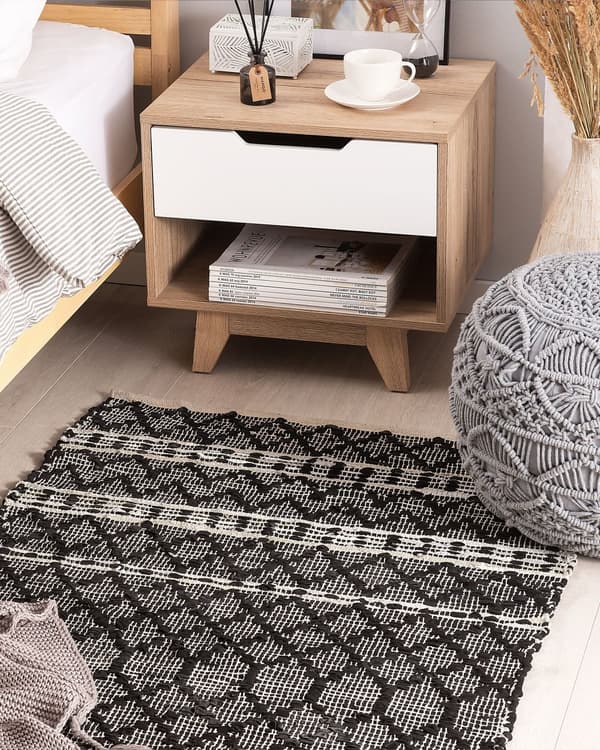 Matto beige musta nahka puuvilla 80 x 150 cm käsintehty kalanruotokuvio boho tyyli