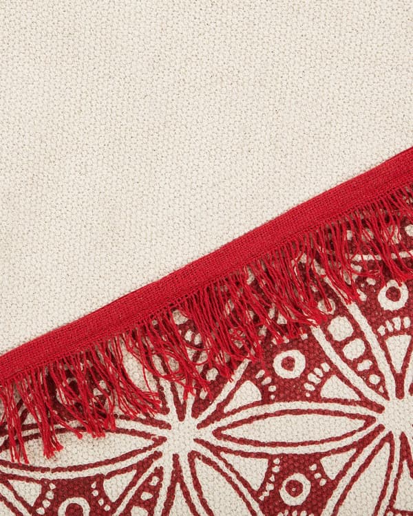 Matto kermanvalkoinen punainen puuvilla ⌀ 120 cm käsintehty hapsut itämainen kuvio boho tyyli
