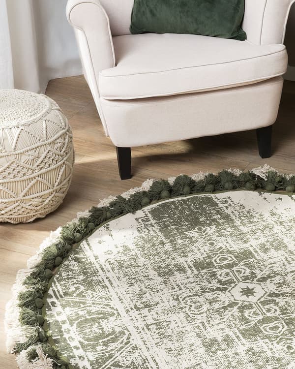 Matto kermanvalkoinen vihreä puuvilla ⌀ 120 cm tupsuilla itämainen kuvio käsintehty boho tyyli