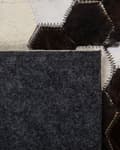 Miniatyrbillede 5 af 6: Gulvtæppe Beige Brun Læder og Polyester 160 x 230 cm Dekorativ Håndlavet Bikage Mønstret Patchwork Tæppe Koskind Rustik til Stue Spisebord