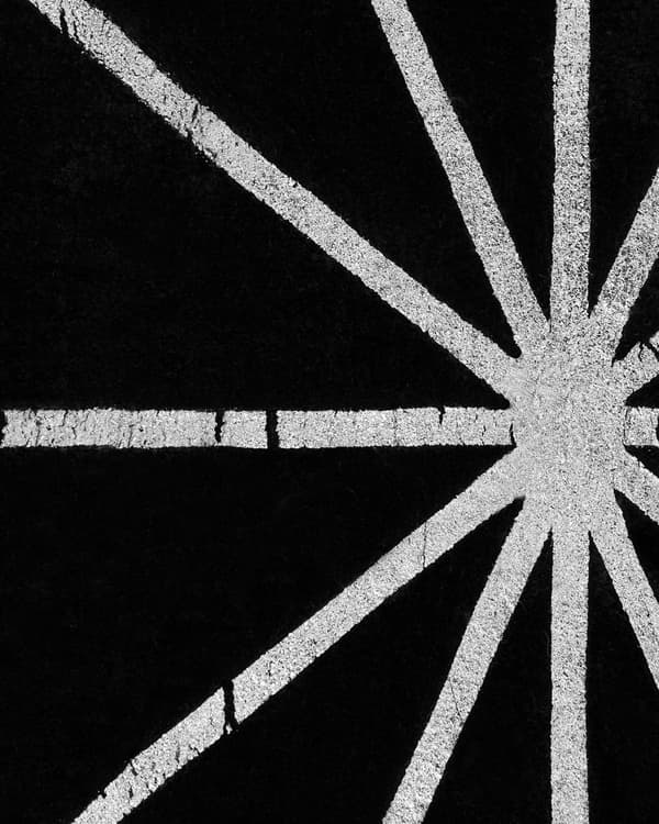 Sort tæppe med sølv geometrisk mønster viskose med bomuld 140 x 200 cm tæppe til soveværelse stue moderne glamour stil