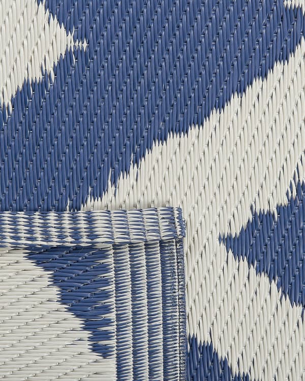 Udendørs tæppe marineblå med hvidt syntetisk materiale tilbehør til altanen rektangulær måtte 120 x 180 cm zigzag