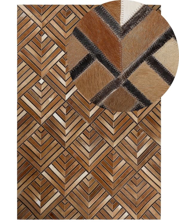 Matto ruskea lehmännahka 160 x 230 cm käsintehty geometrinen tilkkukuvio retro tyyli